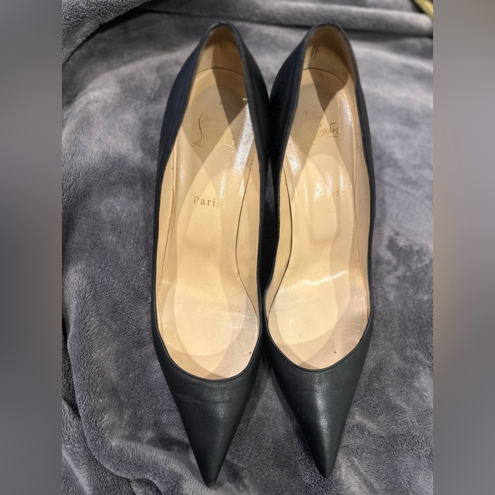 LOVED CHRISTIAN LOUBTAIN HEELS - Picture 9 of 12
